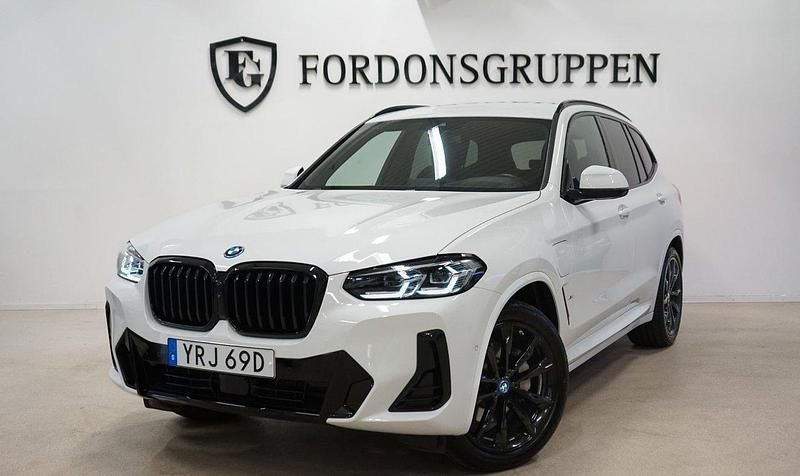 Vit Begagnad 2023 BMW X3 M Sport SUV | 534 800 kr (Marknadspris) - Bild 1/4