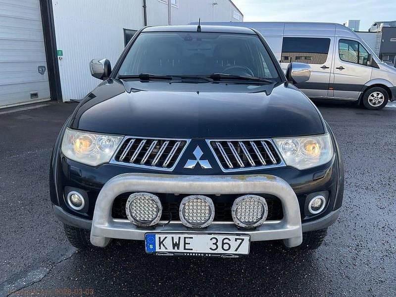 Begagnad Mitsubishi L200 178 HK (130 kW) 2010 Svart Pickup