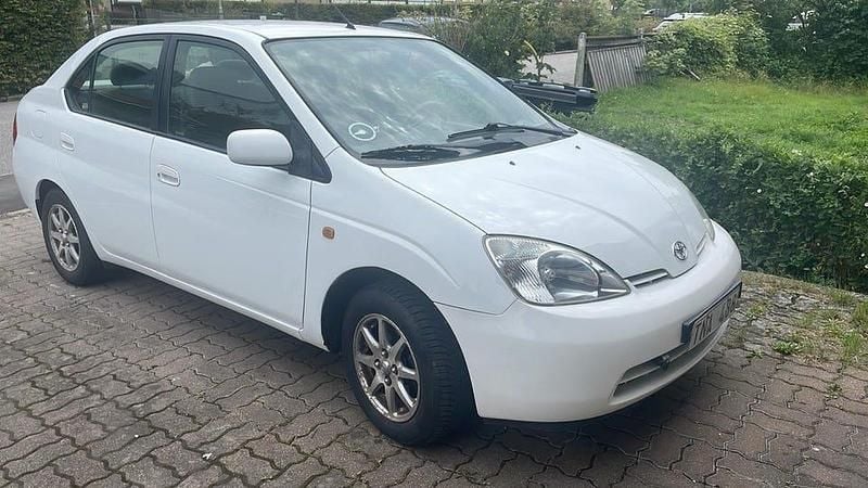Begagnad Toyota Prius 72 HK (52 kW) 2001 Sedan