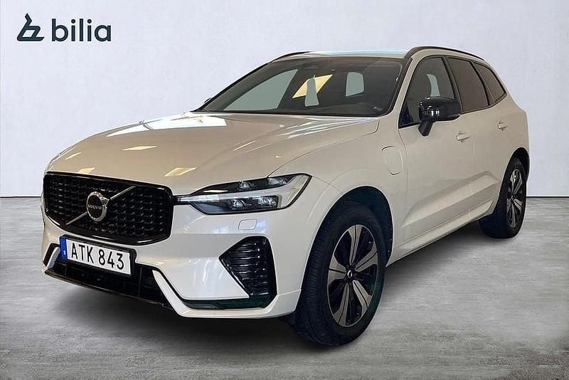 Vit Begagnad 2022 Volvo XC60 Plus SUV | 379 900 kr (Marknadspris) - Bild 1/3