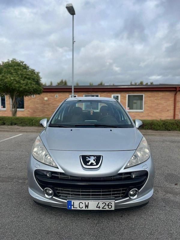 Grå Begagnad 2010 Peugeot 207 Halvkombi | 21 900 kr (Bra pris) - Bild 1/4
