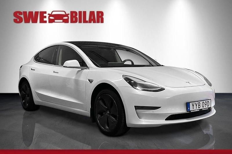 Begagnad Tesla Model 3 Standard Range Plus 189 kW (258 HK) 2019 Vit Sedan