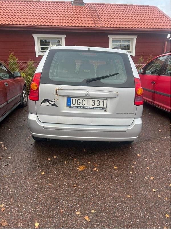 Silver Begagnad 2003 Mitsubishi Space Star Halvkombi | 16 000 kr (Marknadspris) - Bild 1/4