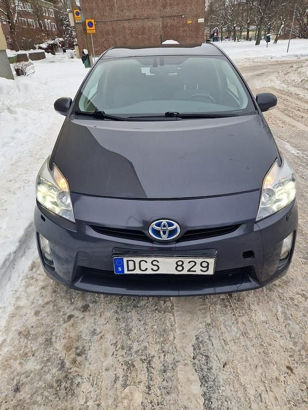 Begagnad 2010 Toyota Prius Halvkombi | 47 000 kr (Bra pris) - Bild 1/4