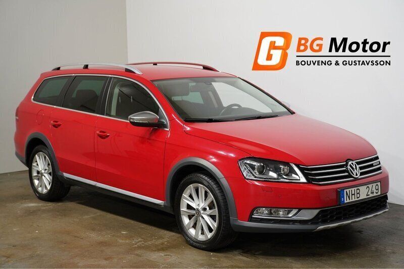 Röd Begagnad 2013 VW Passat Alltrack Kombi | 144 900 kr (Marknadspris) - Bild 1/3