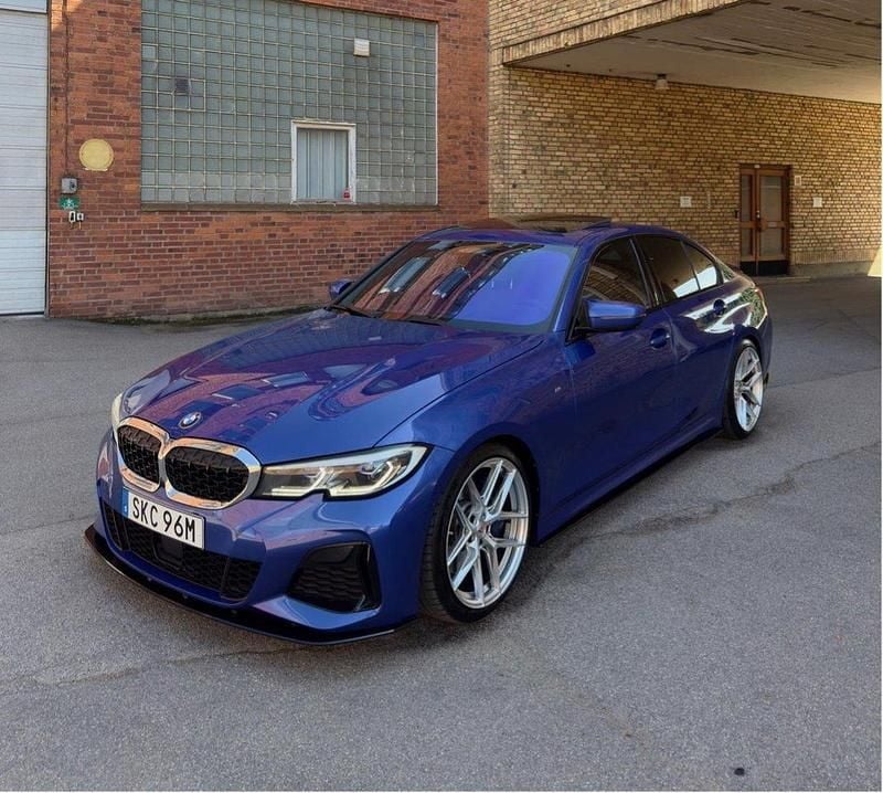 Blå Begagnad 2020 BMW M340 M Sport Sedan | 599 900 kr (Marknadspris) - Bild 1/4