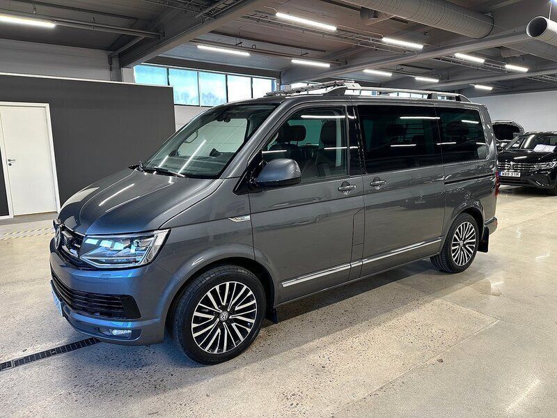 Grå Begagnad 2018 VW Multivan Highline Minibuss | 429 900 kr - Bild 1/4