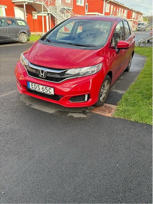 Röd Begagnad 2019 Honda Jazz Halvkombi | 120 000 kr (Bra pris) - Bild 1/4