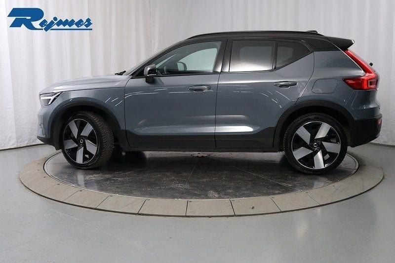Begagnad Volvo XC40 Core 185 kW (252 HK) 2023 Grå SUV