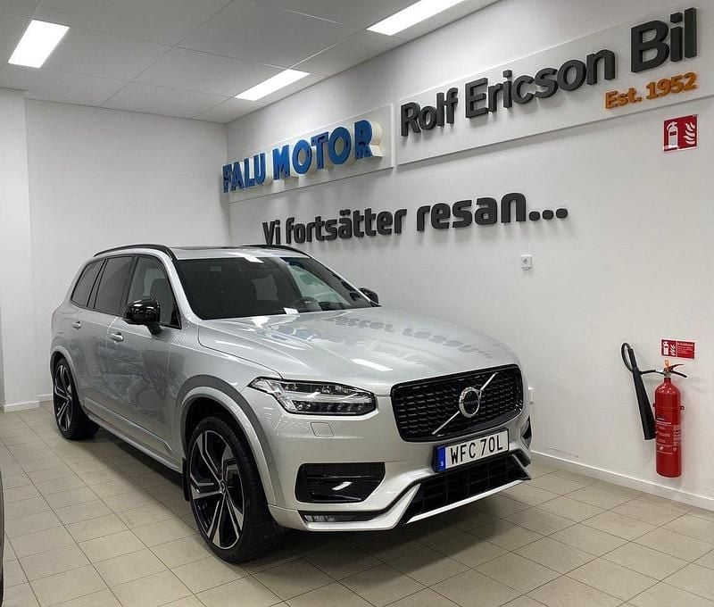 Silver Begagnad 2022 Volvo XC90 Pro SUV | 589 500 kr (Bra pris) - Bild 1/4