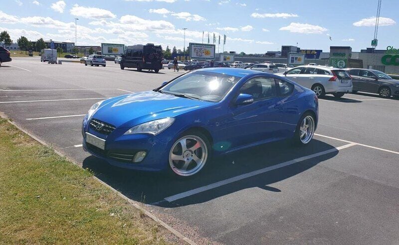 Blå Begagnad 2011 Hyundai Genesis Sportkupé | 95 000 kr - Bild 1/2