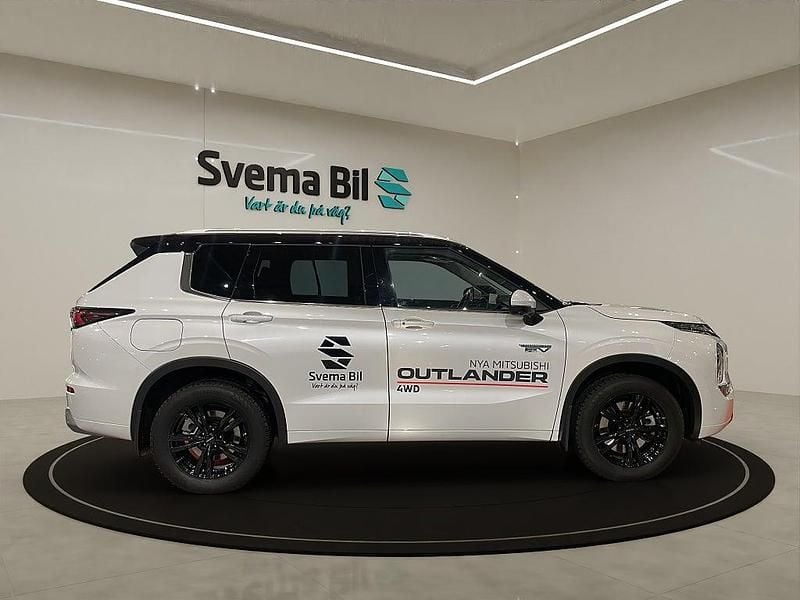 Begagnad Mitsubishi Outlander P-HEV Instyle 225 HK (165 kW) 2025 Vit SUV