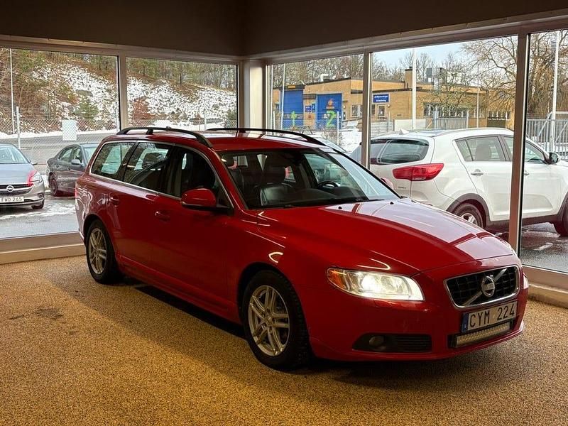 Röd Begagnad 2012 Volvo V70 Momentum Kombi | 79 900 kr (Bra pris) - Bild 1/4