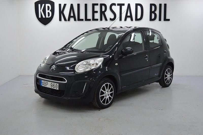 Svart Begagnad 2013 Citroën C1 Halvkombi | 42 900 kr (Marknadspris) - Bild 1/4