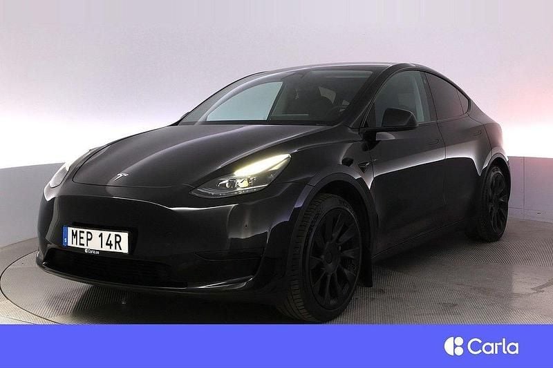 Svart Begagnad 2022 Tesla Model Y Standard Range SUV | 379 900 kr - Bild 1/2