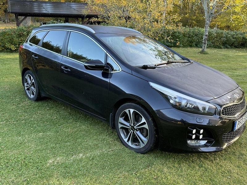 Svart Begagnad 2017 Kia Ceed Sportswagon GT-Line Kombi | 105 000 kr (Bra pris) - Bild 1/4