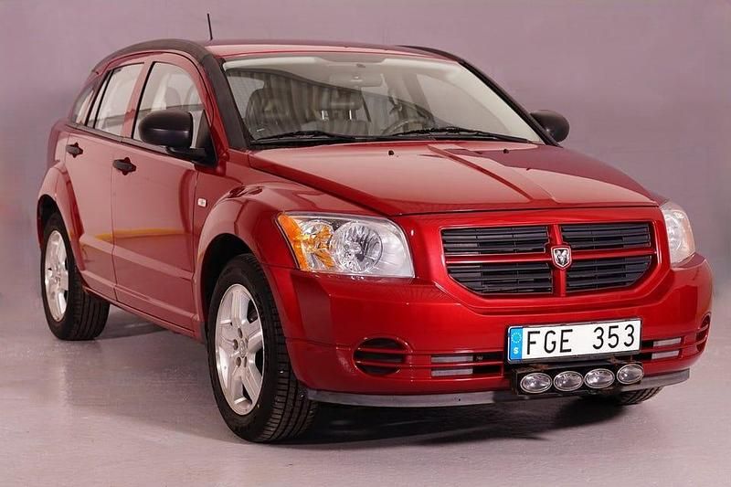 Begagnad Dodge Caliber 160 HK (117 kW) 2007 Röd Halvkombi