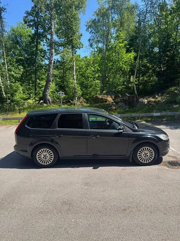 Begagnad Ford Focus 125 HK (91 kW) 2010 Kombi