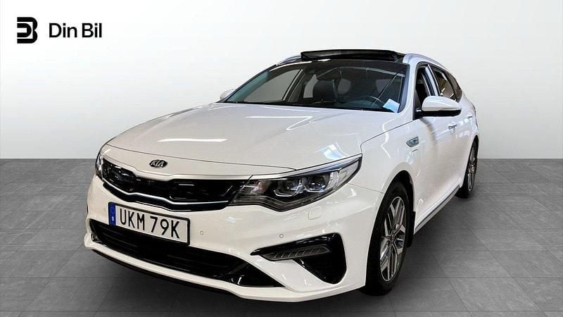 Vit Begagnad 2019 Kia Optima Hybrid 2 Sedan | 199 800 kr (Marknadspris) - Bild 1/4