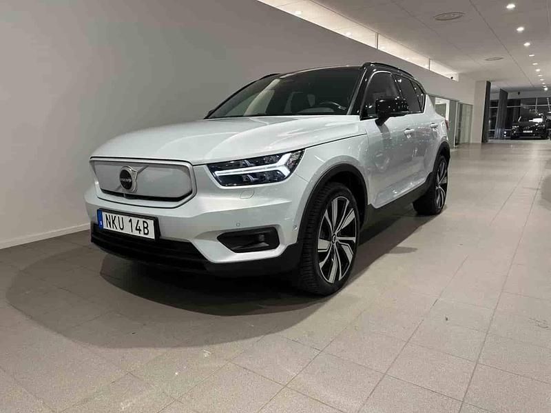 Silver Begagnad 2022 Volvo XC40 SUV | 399 500 kr - Bild 1/1