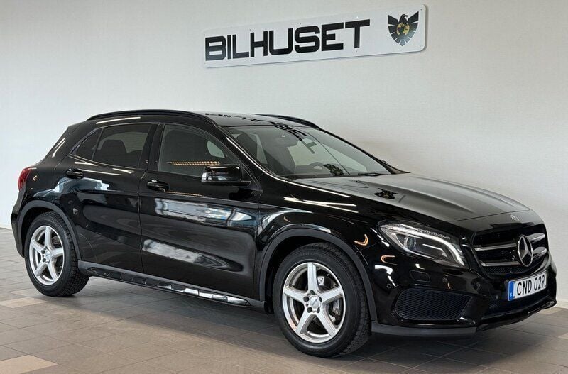 Svart Begagnad 2016 Mercedes GLA200 AMG SUV | 199 900 kr (Bra pris) - Bild 1/4