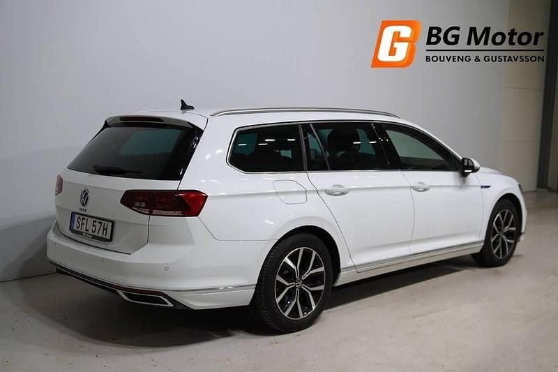 Begagnad VW Passat GTE 218 HK (160 kW) 2020 Vit Kombi