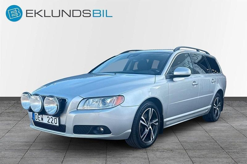 Ljusgrå Begagnad 2011 Volvo V70 Momentum Kombi | 149 900 kr (Lite dyr) - Bild 1/4