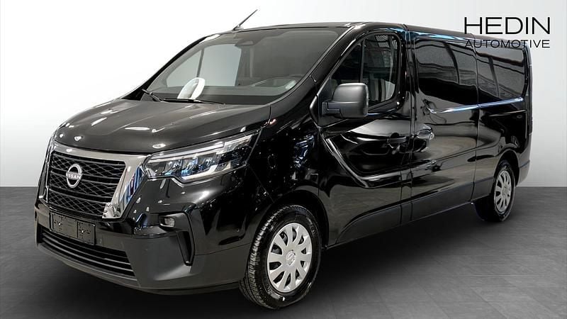 Svart Begagnad 2024 Nissan Primastar N-Connecta Minibuss | 406 381 kr (Lite dyr) - Bild 1/4