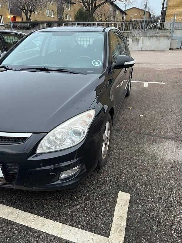 Begagnad 2009 Hyundai i30 Halvkombi | 15 000 kr (Bra pris) - Bild 1/4