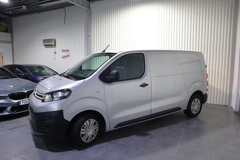 Begagnad Citroën Jumpy 122 HK (89 kW) 2017 Silver Minibuss