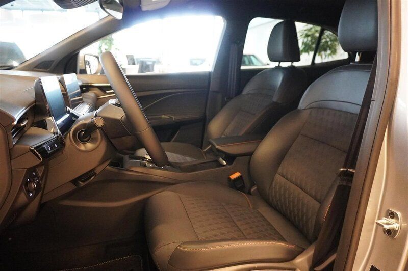 Begagnad MG MG3 Luxury 102 HK (75 kW) 2024 Grå/silver Halvkombi