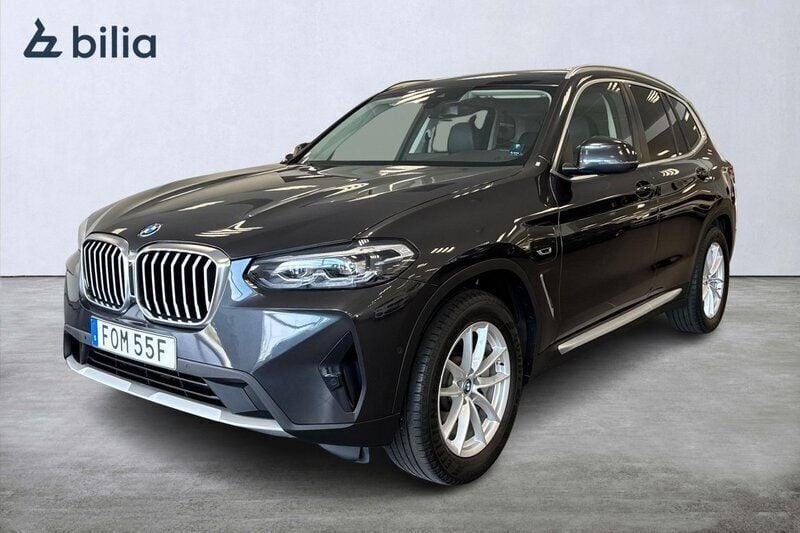 Grå (mineralgrå metallic) Begagnad 2021 BMW X3 SUV | 398 400 kr (Bra pris) - Bild 1/4
