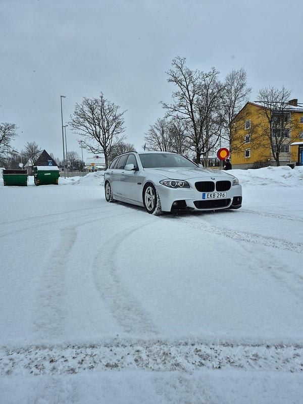 Begagnad 2011 BMW 535 Kombi | 120 000 kr (Marknadspris) - Bild 1/4