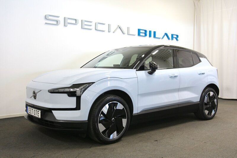 Ljusblå Begagnad 2024 Volvo EX30 Performance SUV | 399 000 kr - Bild 1/4