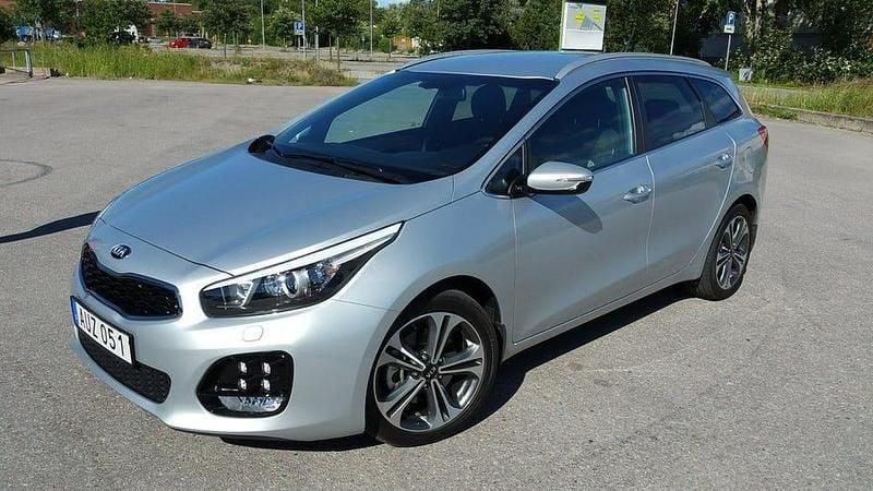 Begagnad 2016 Kia Ceed GT-Line Halvkombi | 145 000 kr (Dyr) - Bild 1/4