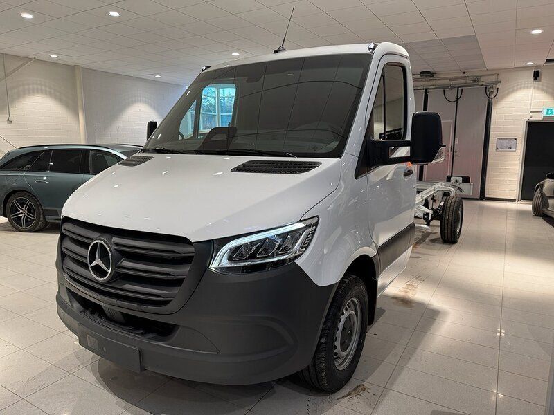 Vit Ny 2024 Mercedes Sprinter Van | 618 750 kr (Superpris) - Bild 1/4