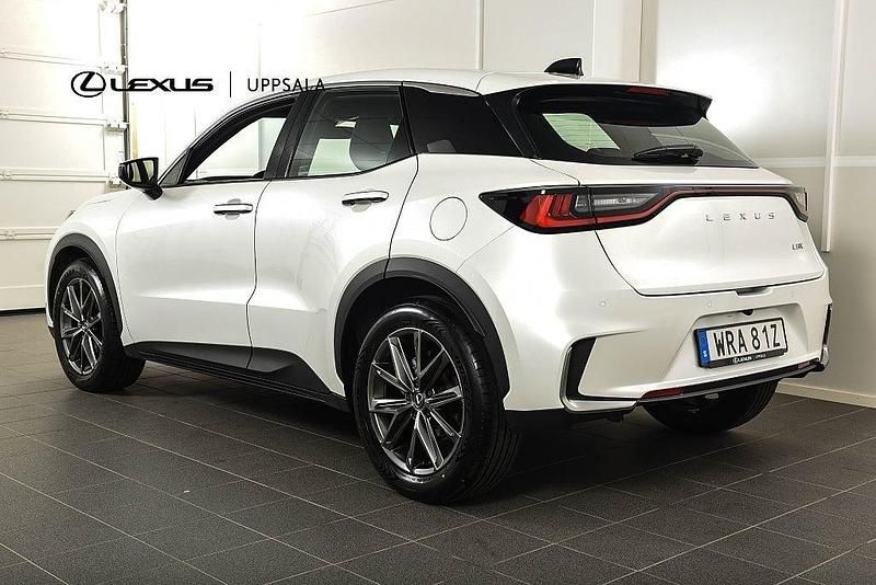 Begagnad Lexus LBX 136 HK (100 kW) 2024 Vit SUV