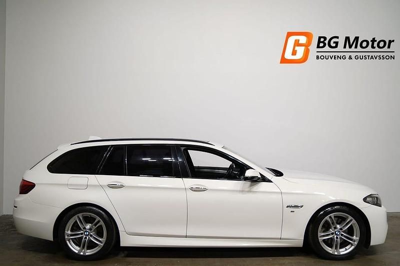 Begagnad BMW 520 M Sport 190 HK (139 kW) 2017 Alpinvit ||| Kombi