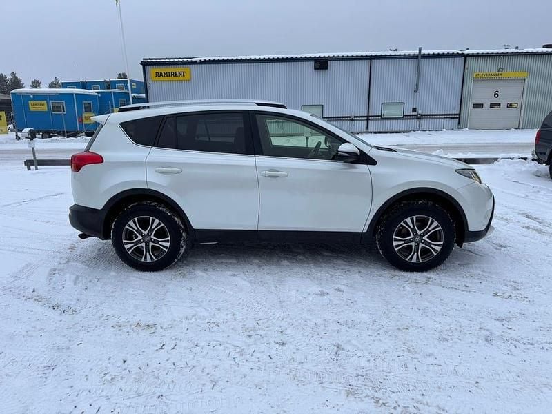 Begagnad 2015 Toyota RAV4 SUV | 139 000 kr (Bra pris) - Bild 1/4