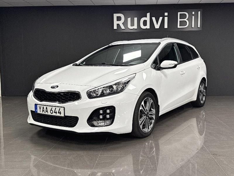 Vit Begagnad 2015 Kia Ceed Sportswagon GT-Line Kombi | 129 900 kr (Dyr) - Bild 1/4