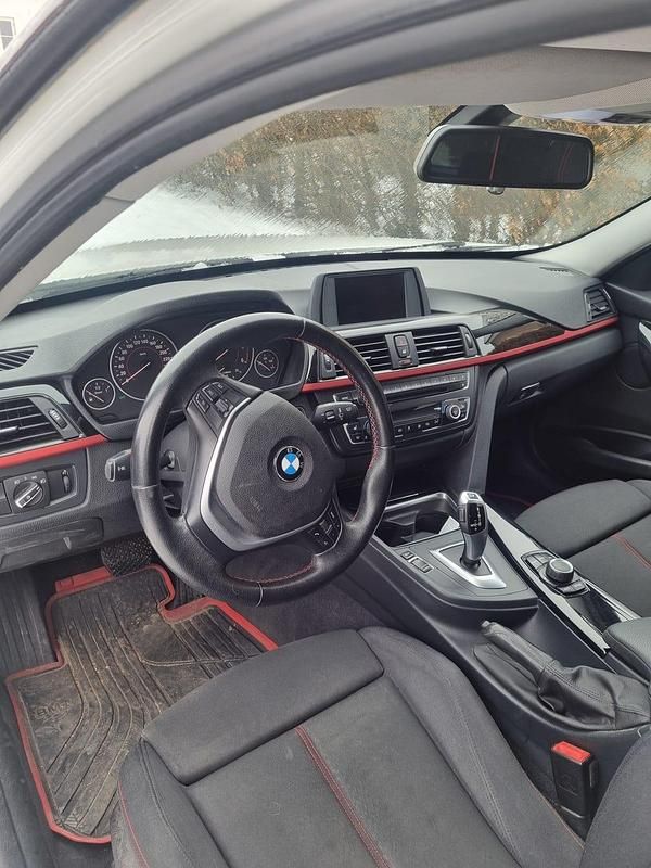 Begagnad BMW 320 184 HK (135 kW) 2014 Kombi