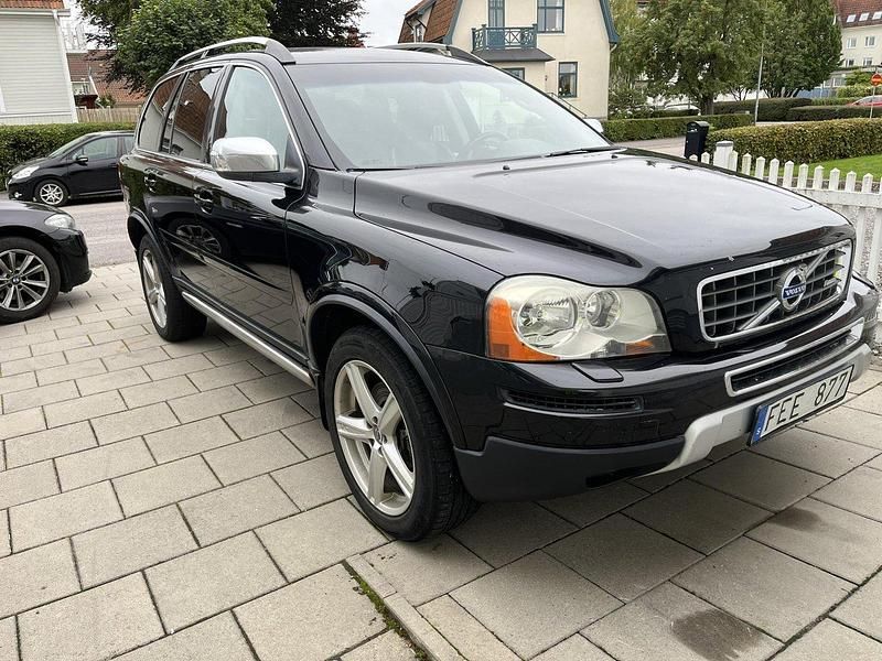 Svart Begagnad 2010 Volvo XC90 R-Design SUV | 96 000 kr (Marknadspris) - Bild 1/4
