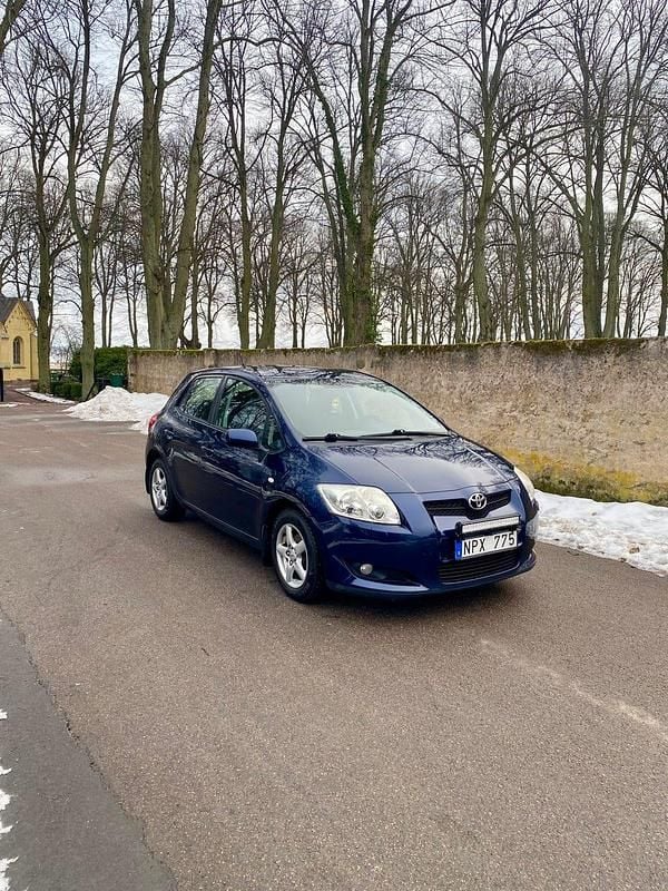 Begagnad Toyota Auris 124 HK (91 kW) 2008 Halvkombi