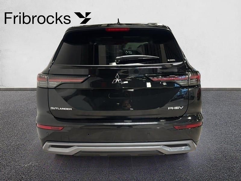 Ny Mitsubishi Outlander Instyle 136 HK (100 kW) 2025 Black diamond /d/ SUV