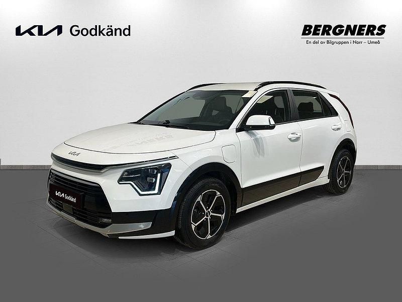 Vit Begagnad 2024 Kia Niro SUV | 349 900 kr (Marknadspris) - Bild 1/4
