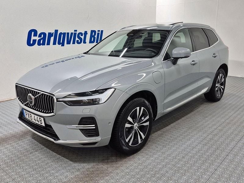 Grå (vapour grey metallic) Begagnad 2024 Volvo XC60 Core SUV | 475 000 kr (Marknadspris) - Bild 1/4