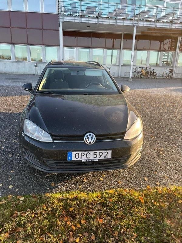 Svart Begagnad 2014 VW Golf VII Kombi | 70 000 kr (Bra pris) - Bild 1/3