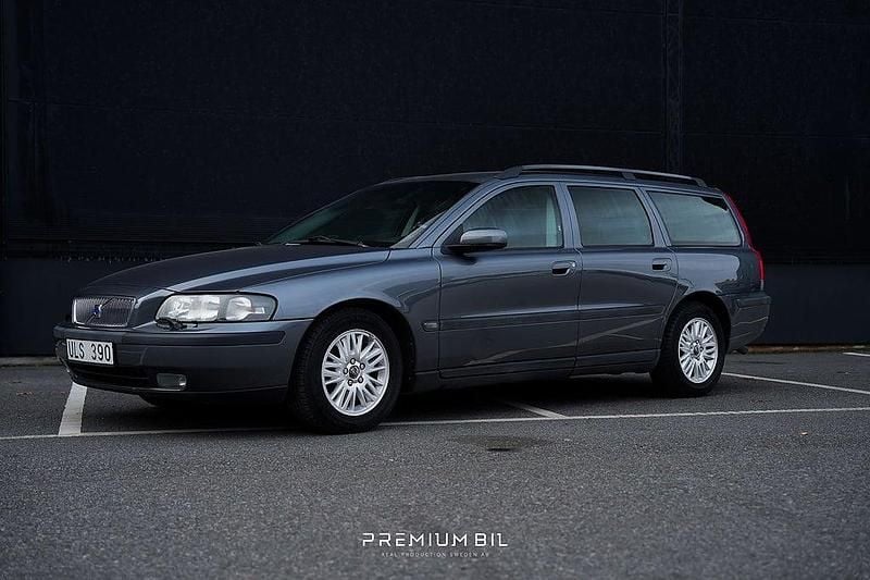 Grå Begagnad 2004 Volvo V70 Business Edition Kombi | 79 900 kr - Bild 1/4