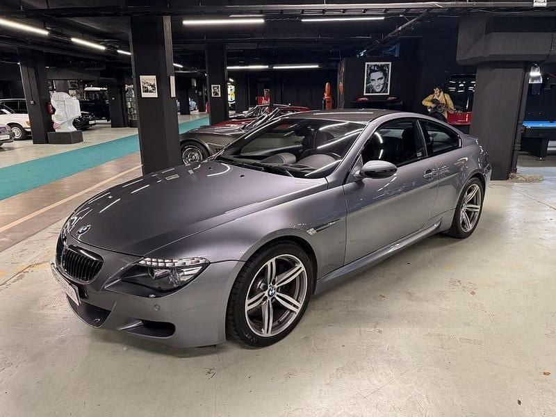 Grå Begagnad 2008 BMW M6 Comfort Edition Sportkupé | 449 000 kr - Bild 1/4