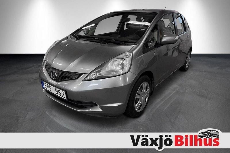 Silver Begagnad 2011 Honda Jazz Halvkombi | 44 900 kr (Dyr) - Bild 1/4